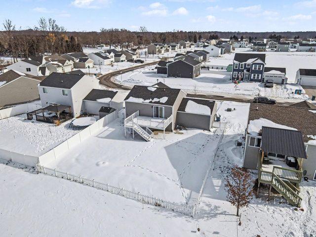 1734 Burr Pond Lane, Schoolcraft Twp, MI 49097