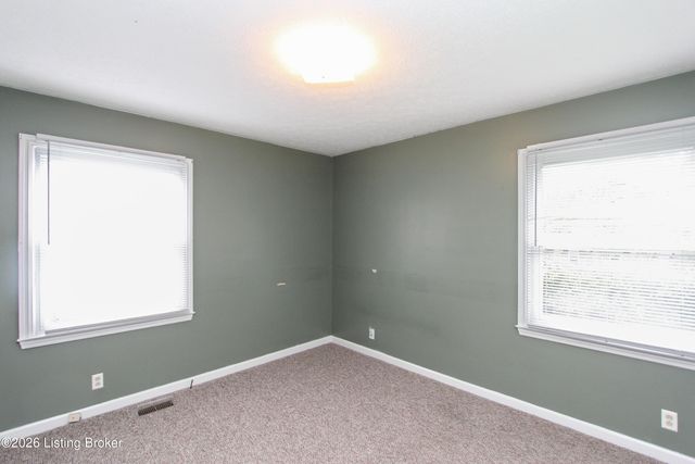 221 Lynn Dr, Lawrenceburg, KY 40342