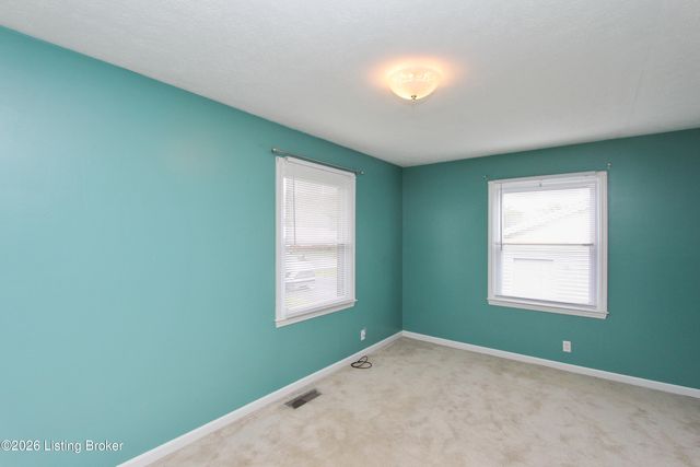 221 Lynn Dr, Lawrenceburg, KY 40342