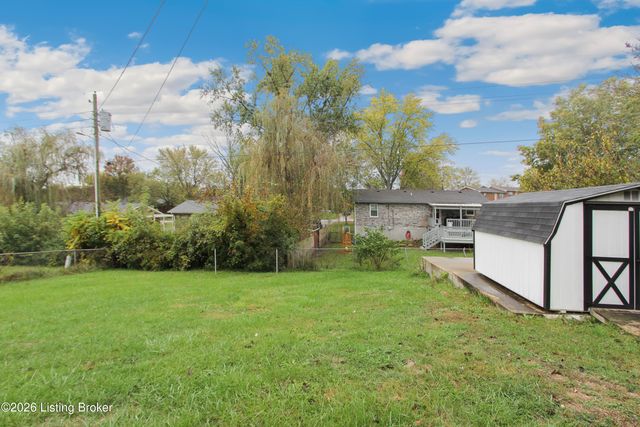 221 Lynn Dr, Lawrenceburg, KY 40342