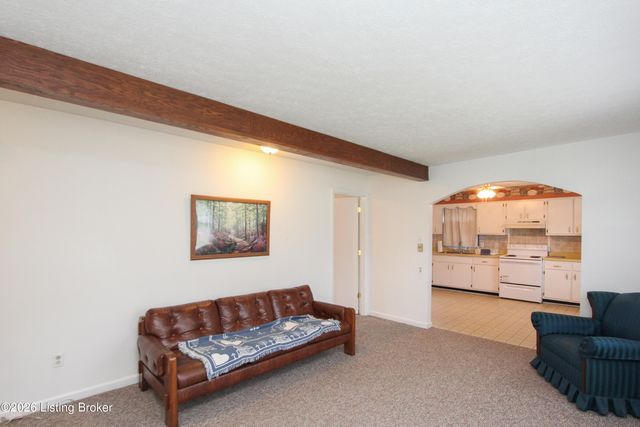 221 Lynn Dr, Lawrenceburg, KY 40342