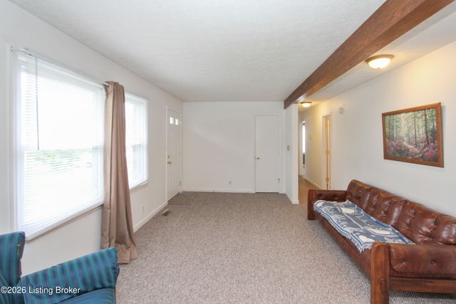 221 Lynn Dr, Lawrenceburg, KY 40342