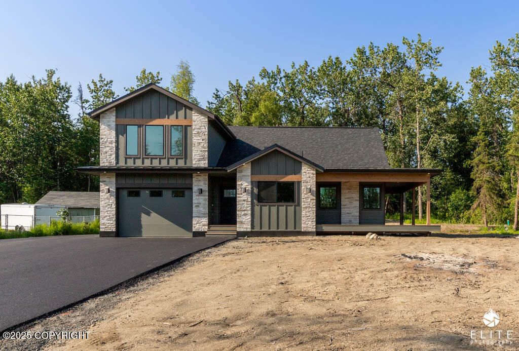 1401 E Holland Avenue, Wasilla, AK 99654