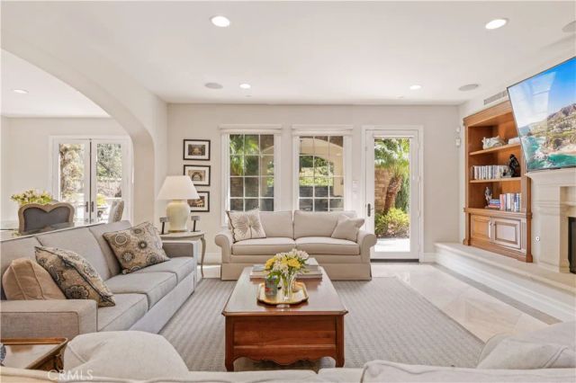 20 Blue Summit, Irvine, CA 92603