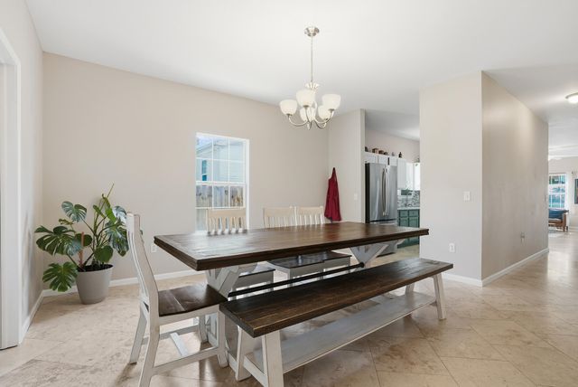 2457 S Lakeview Drive, Crestview, FL 32536