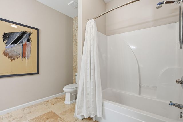 2457 S Lakeview Drive, Crestview, FL 32536