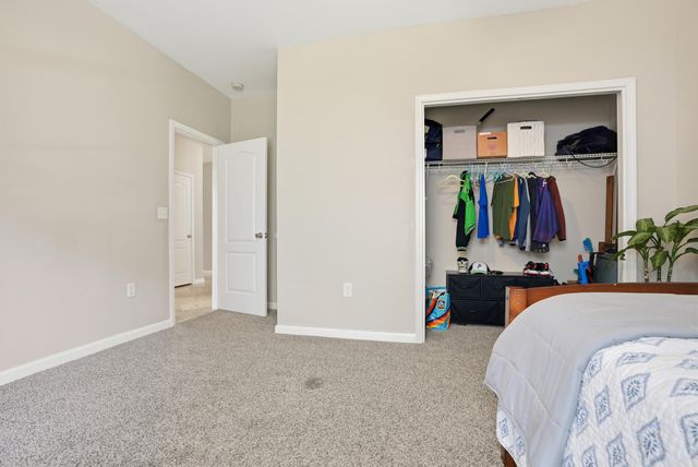 2457 S Lakeview Drive, Crestview, FL 32536