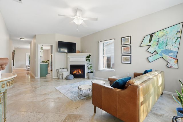 2457 S Lakeview Drive, Crestview, FL 32536