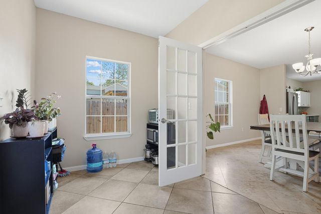 2457 S Lakeview Drive, Crestview, FL 32536