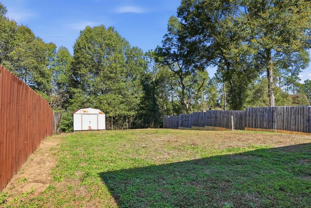 2457 S Lakeview Drive, Crestview, FL 32536