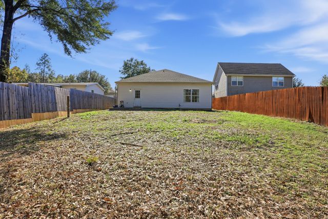 2457 S Lakeview Drive, Crestview, FL 32536