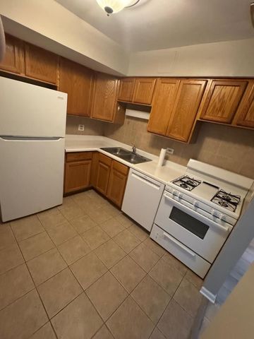 1477 Winslowe Drive 102, Palatine, IL 60074
