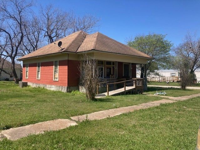 302 S Pearl Street, Mart, TX 76664