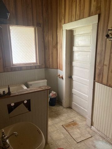 302 S Pearl Street, Mart, TX 76664