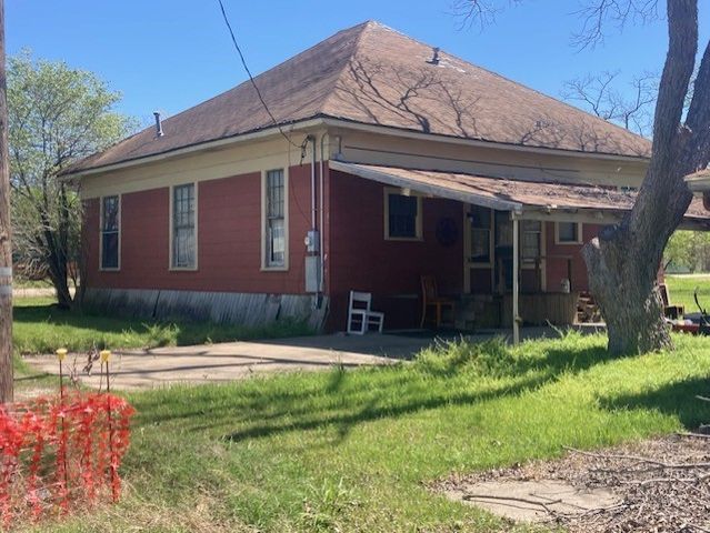 302 S Pearl Street, Mart, TX 76664