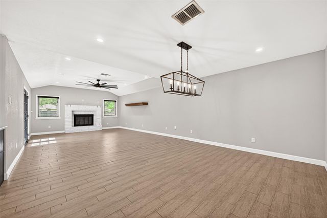 809 Bernard Avenue, Rosenberg, TX 77471