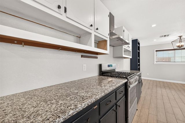 809 Bernard Avenue, Rosenberg, TX 77471