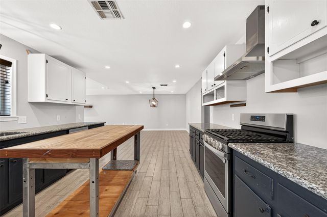 809 Bernard Avenue, Rosenberg, TX 77471