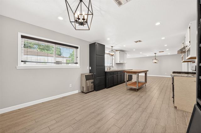 809 Bernard Avenue, Rosenberg, TX 77471