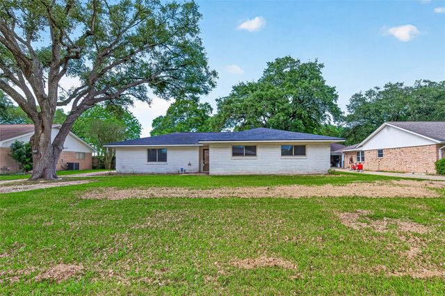 809 Bernard Avenue, Rosenberg, TX 77471