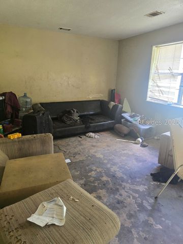 110 Nix St E, Hampton, SC 29924