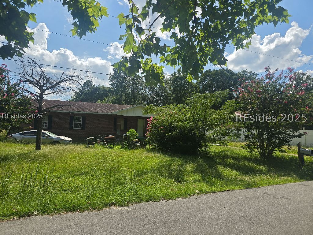 110 Nix St E, Hampton, SC 29924