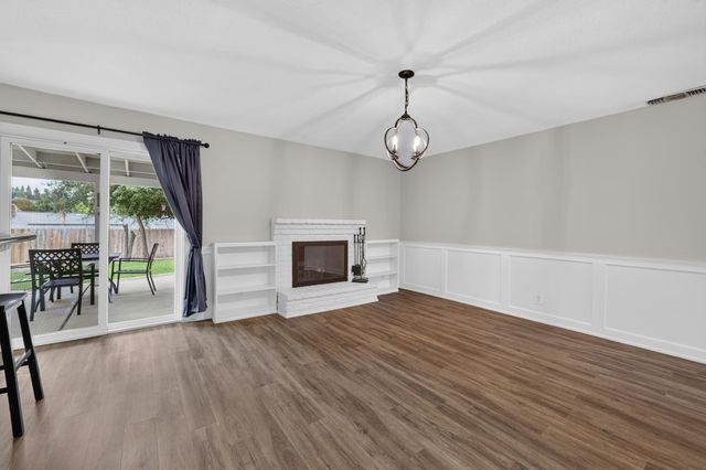 117 Perraud Dr, Folsom, CA 95630