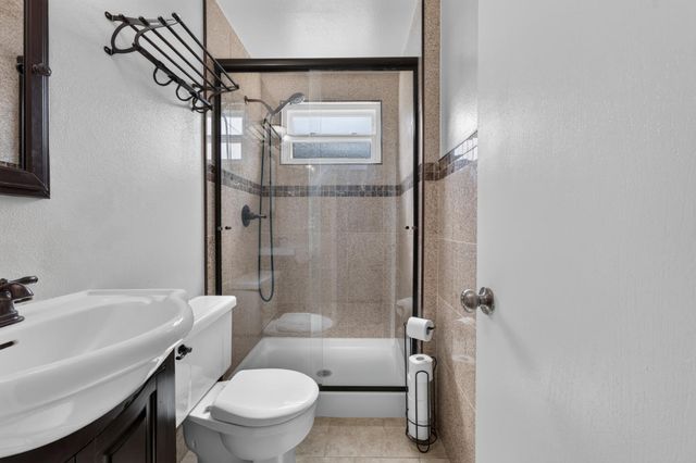 117 Perraud Dr, Folsom, CA 95630