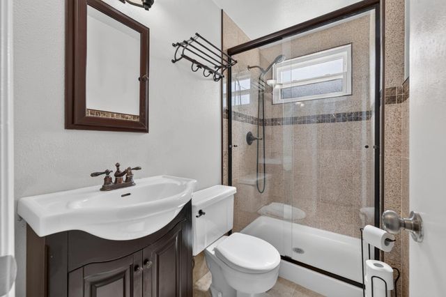 117 Perraud Dr, Folsom, CA 95630