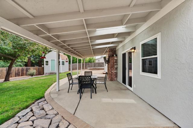 117 Perraud Dr, Folsom, CA 95630