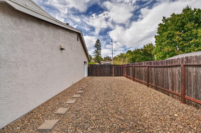 117 Perraud Dr, Folsom, CA 95630