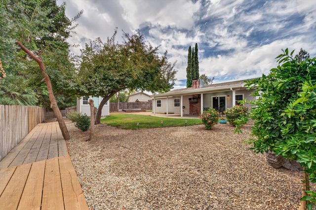 117 Perraud Dr, Folsom, CA 95630