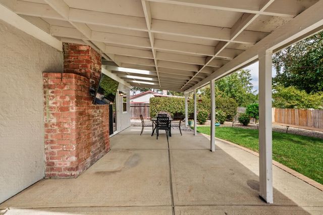 117 Perraud Dr, Folsom, CA 95630