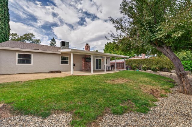 117 Perraud Dr, Folsom, CA 95630