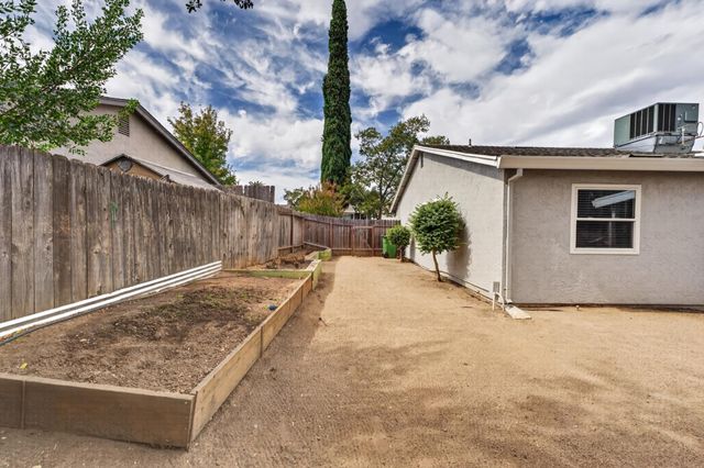 117 Perraud Dr, Folsom, CA 95630