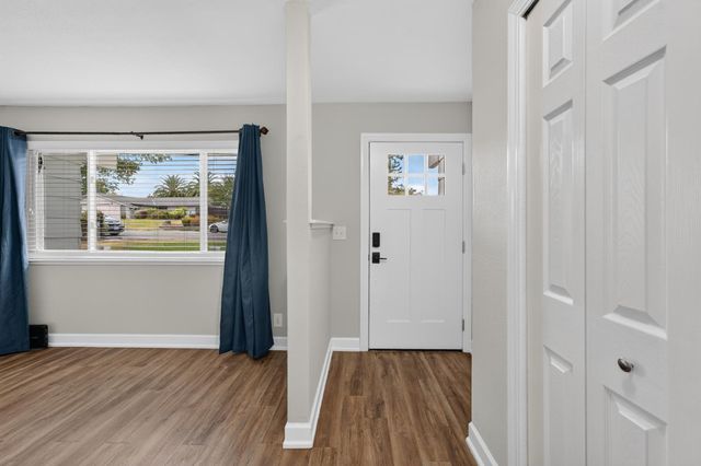 117 Perraud Dr, Folsom, CA 95630