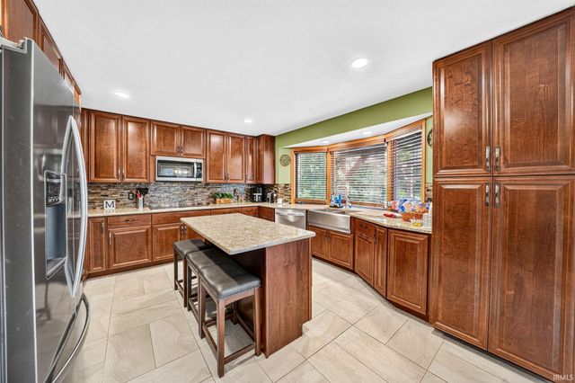 56680 County Road 19, Bristol, IN 46507