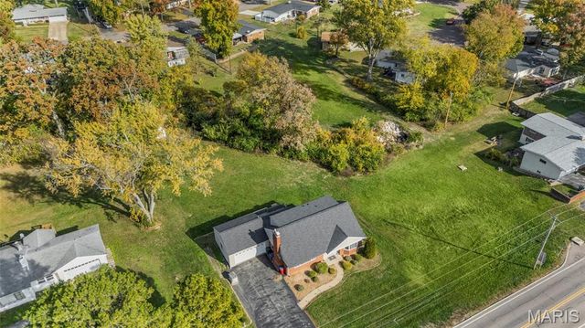 10225 E Watson Road, St Louis, MO 63127