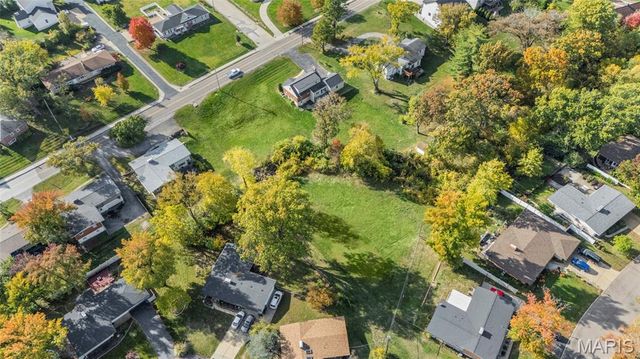 10225 E Watson Road, St Louis, MO 63127