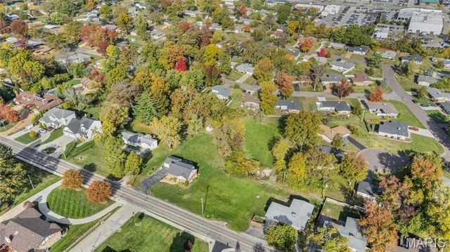 10225 E Watson Road, St Louis, MO 63127