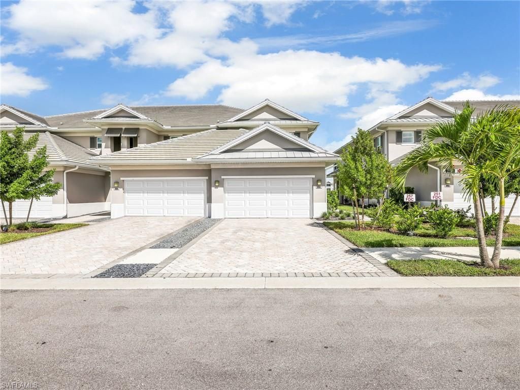 257 Indies Dr E 102, NAPLES, FL 34114 — photo 2