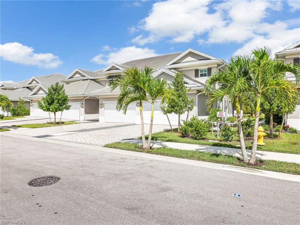257 Indies Dr E 102, NAPLES, FL 34114 — photo 3