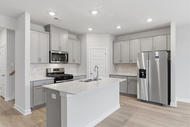 605 Hollybank Street, Fountain Inn, SC 29644