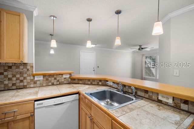 100 Kensington Blvd Apt 405, Bluffton, SC 29910