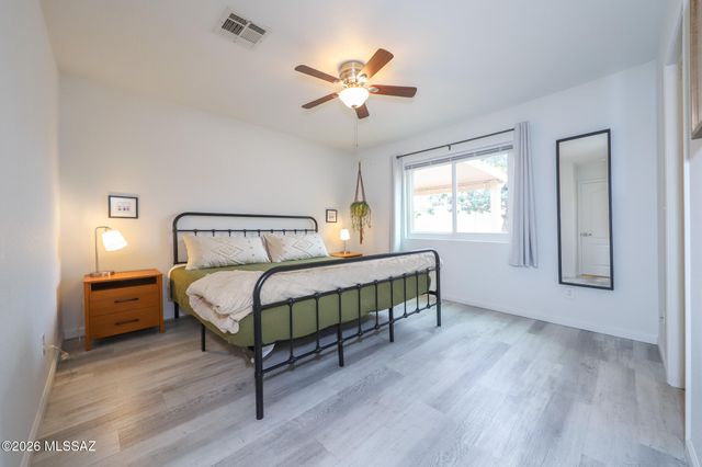 2353 W Silverbell Oasis Way, Tucson, AZ 85745