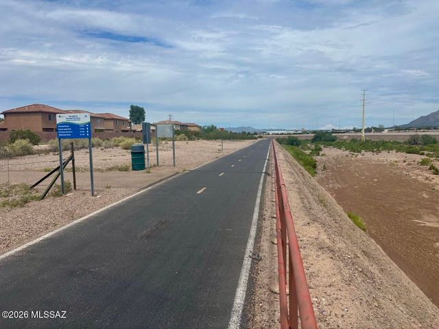 2353 W Silverbell Oasis Way, Tucson, AZ 85745