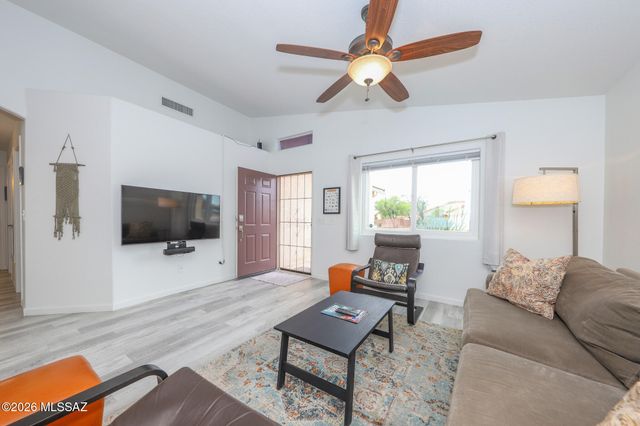 2353 W Silverbell Oasis Way, Tucson, AZ 85745