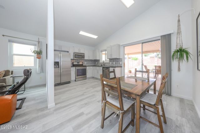 2353 W Silverbell Oasis Way, Tucson, AZ 85745