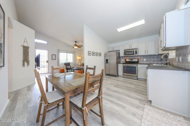 2353 W Silverbell Oasis Way, Tucson, AZ 85745