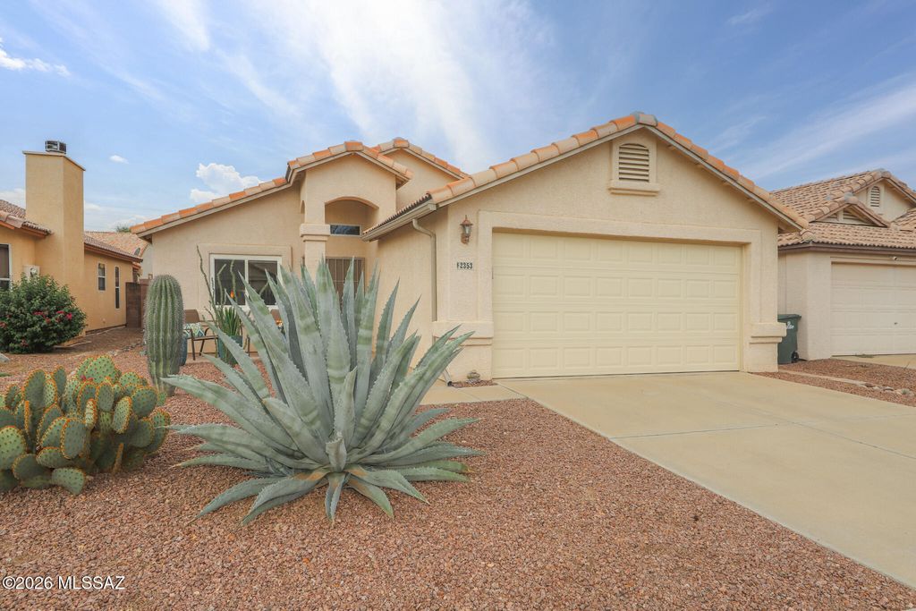 2353 W Silverbell Oasis Way, Tucson, AZ 85745